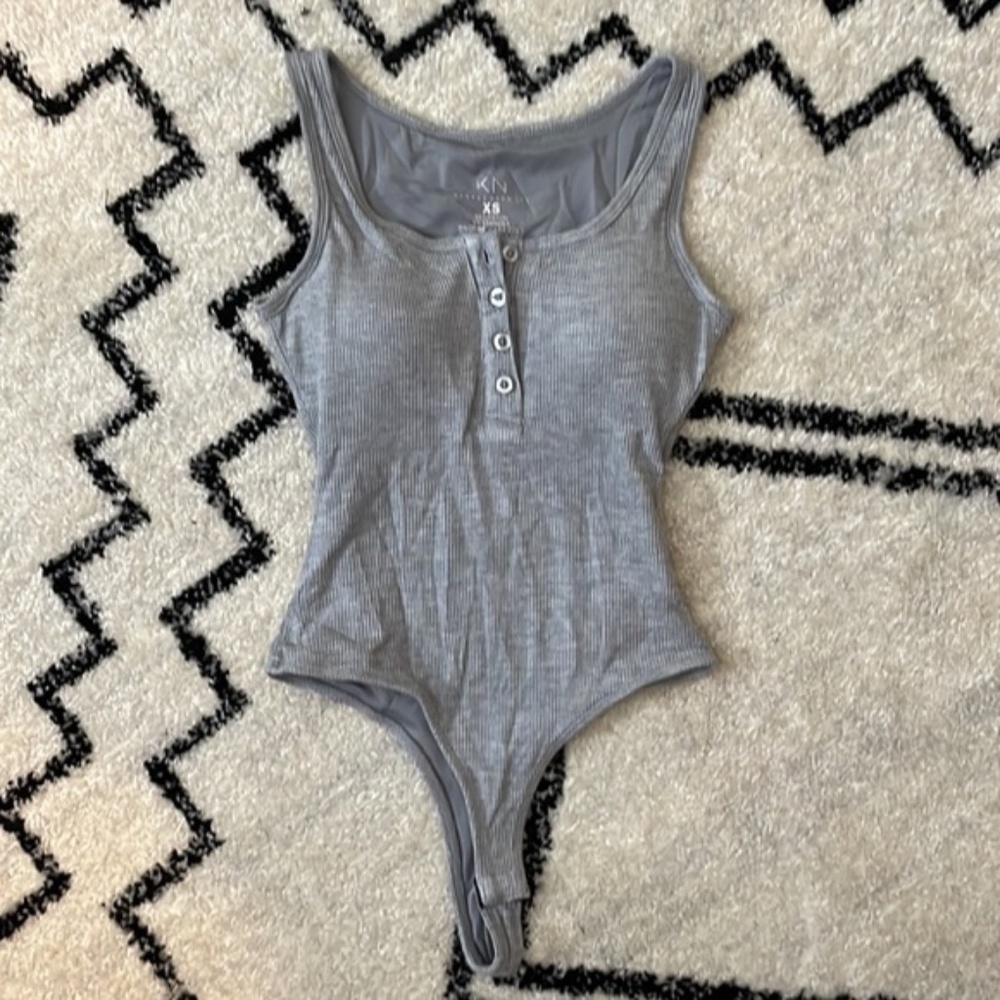 KLASSY NETWORK - grey henley tank bodysuit